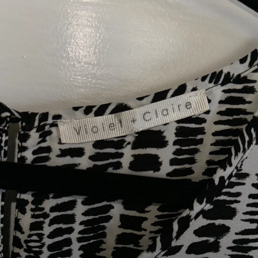 Violet & Claire Keyhole Lined Layered Tunic Blouse Size 3X - Picture 4 of 7